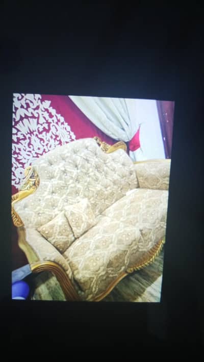 six seater sofa set for sale in very good condition
