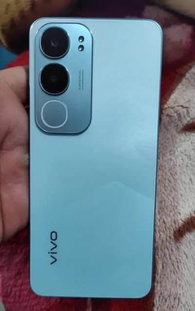 vivo y19s with box and charger