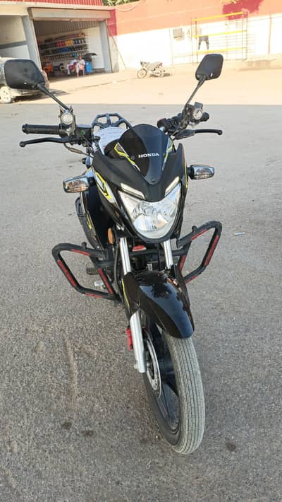 Honda CB150F Black color