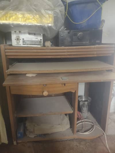 computer table  free of cost