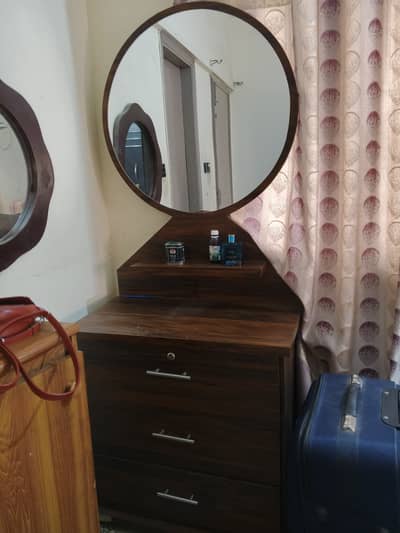 Dressing table