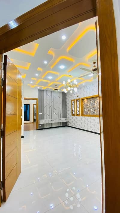 7 Marla House For Rent In Beautiful Bahria Town Phase 8 - Abu Bakar Block