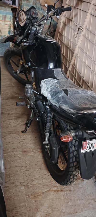 *Yamaha YBR 125G 2025 Brand New | 500 KM Driven | Self Start*