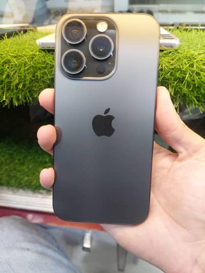 IPHONE 15 PRO ( READ ADD)