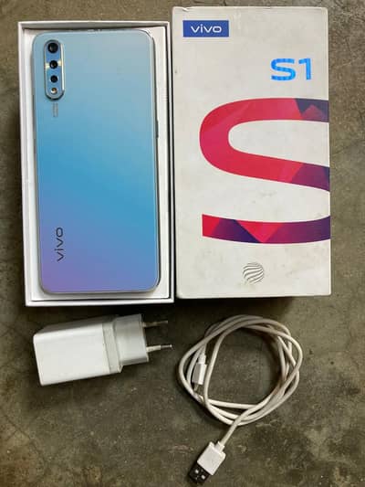 Vivo S1 4/128 complete saman silled pack All okay 
