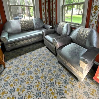 Urgent- Sell Sofa Set In Faisalabad