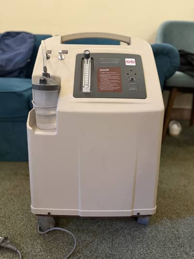 Yuwell 7F‑8W Oxygen Concentrator – 8L High-Flow (Almost New)