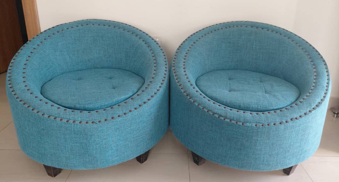 Compact Stylish Sofa Set 2