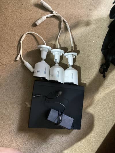 4-Chanel NVR + 3 Cameras (2MP) for sale
