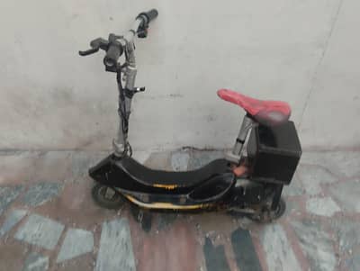 Electric scooty