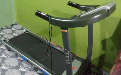 American Fitness AF343A – 1.99HP Motor | 15% Auto Incline | Like New C