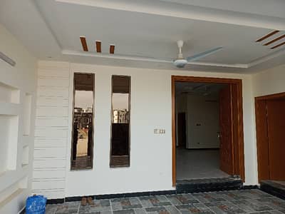 B-17 Brand New House For Sale 60 Feet Road