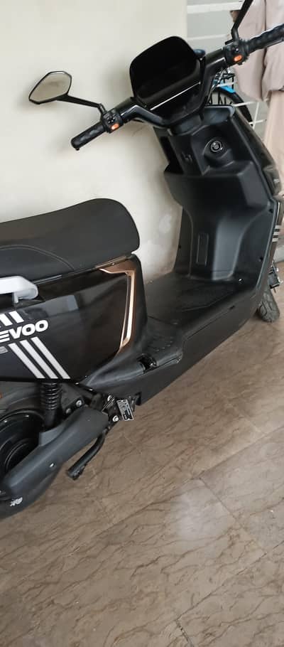 Revoo Electric Scooter