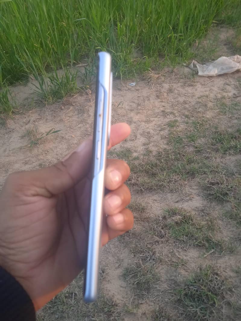 Tecno camon 40 pro 1