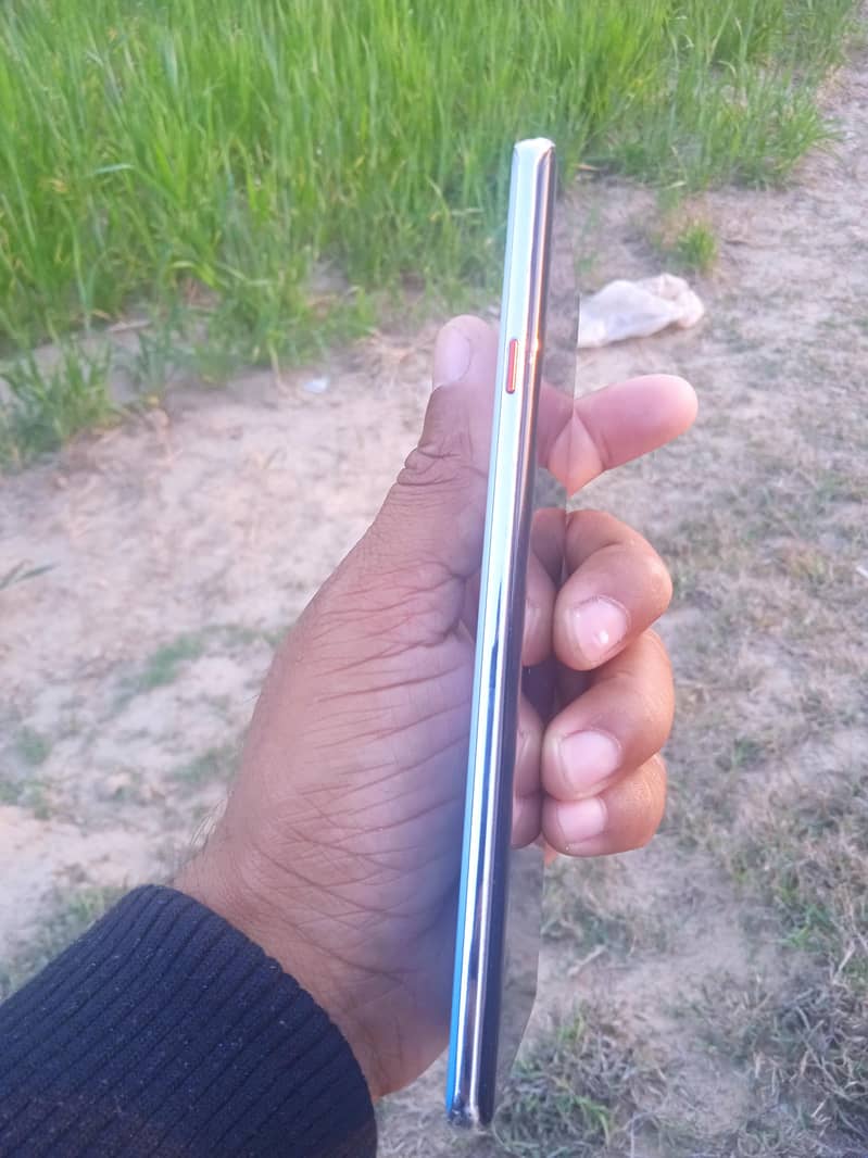 Tecno camon 40 pro 3