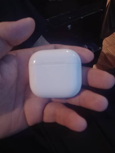 Apple airpods 4  Full box 10/10