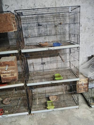 2.5by 1.5 folding cage good condition 4portin