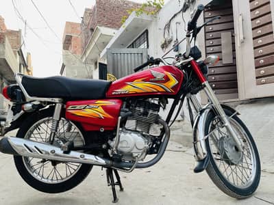 Honda 125 2022 modal in Good condition. Urgent sell