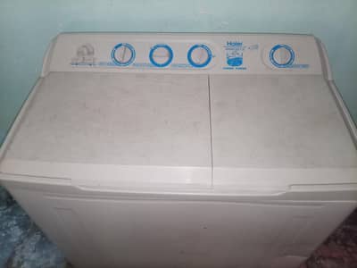 Hair company washing machine with spinner