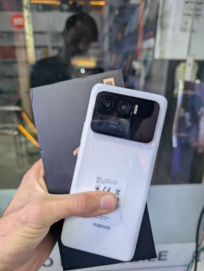 Mi 11 ultra 12/256.10/10 condition. dual sim aprov