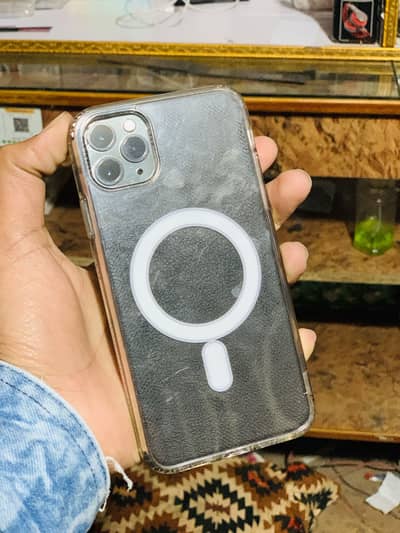 iPhone 11 pro max 256gb jv - good condition