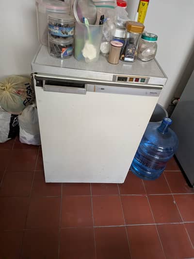 Philips 7 cft upright deep freezer