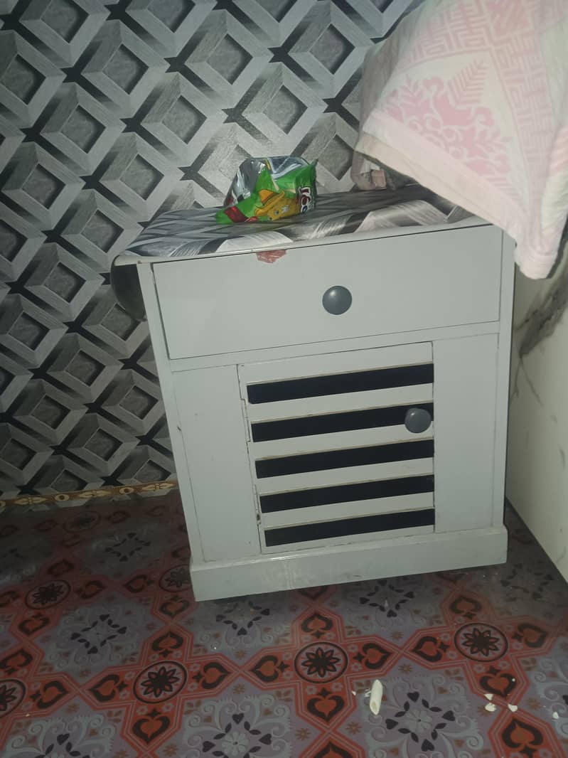 Bed Set, Side tables, Dressing, showcase and sofas 3