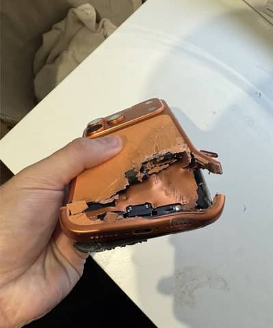 iPhone 17 pro max 1 tb damaged