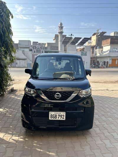 Nissan roox 1 owner car