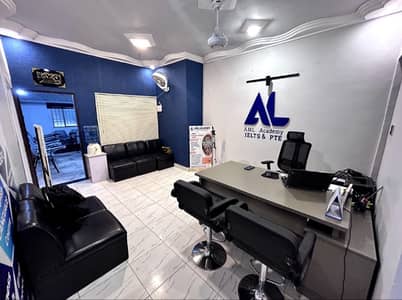 FULLY RENOVATED COMMERCIAL OFFICE 550SQ. FT FOR RENT IDEAL LOCATION