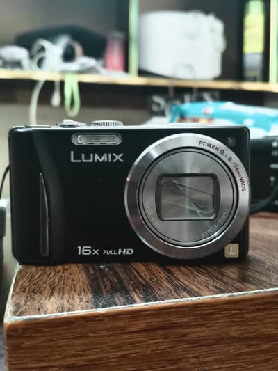 Panasonic Lumix TZ20 Digital Camera  14.1MP Digital Camera