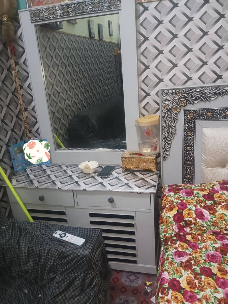 Bed Set, Side tables, Dressing, showcase and sofas 6