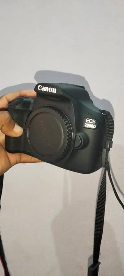 Canon D2000 full HD Graphics and 300 MTR Extra Lens