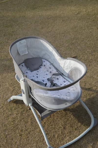 Mastela 6 in 1 Swing Multifunctional Bassinet