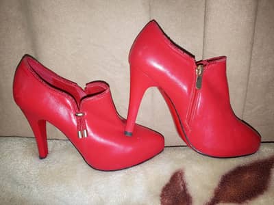 ladies used branded boots