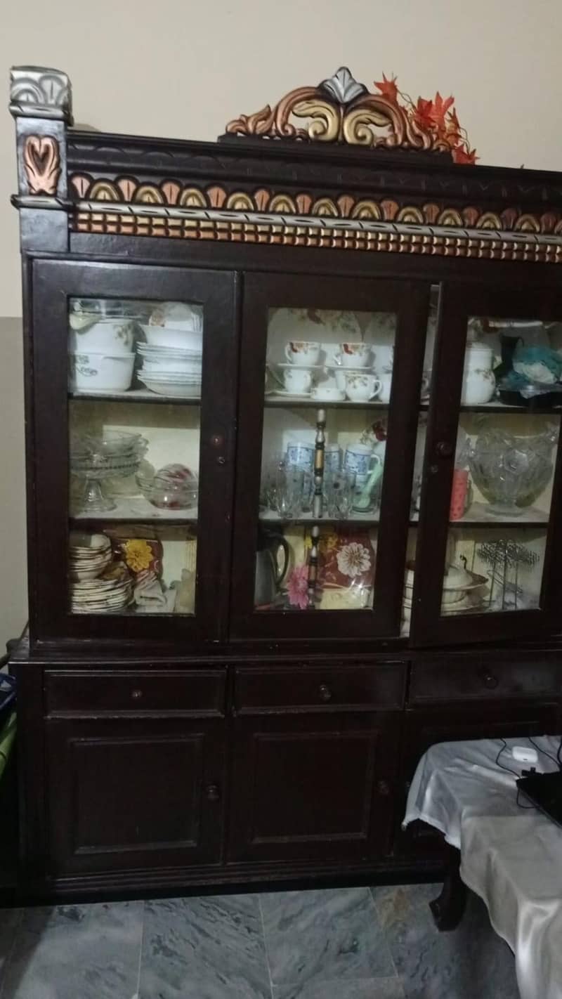 almari or dressingtable 1