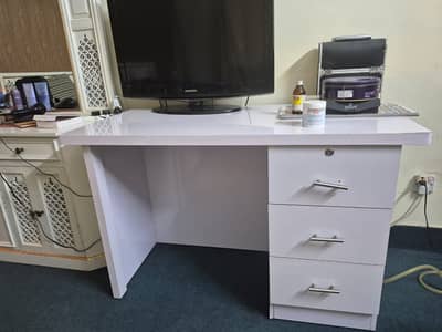 Computer Table and Chair