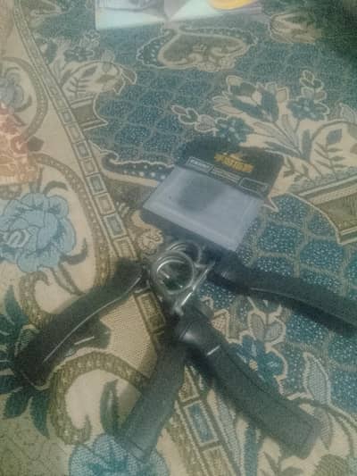 Hand gripper and gaming Cleve's free