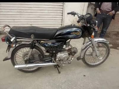 DHOOM 70 GOOD CONDITION