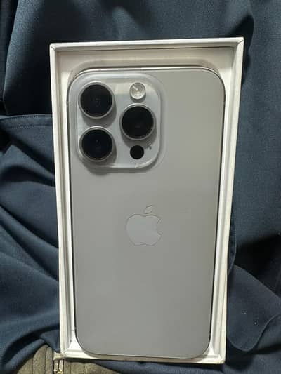 iphone 15 Pro Natural Titanium waterpack JV LLA