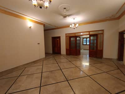 60x90 0ne Kanal Upper Portion With Separate Gate Servant Quarter Available On Rent Located In I-8