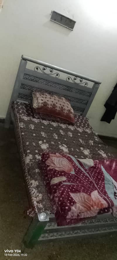 single bed 