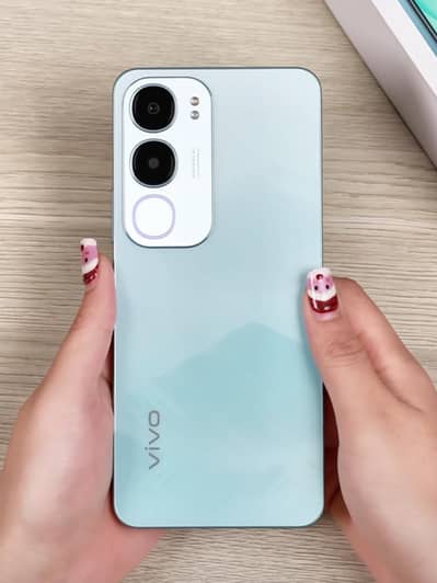 Y19s pro urgent sale ladies used with official warranty