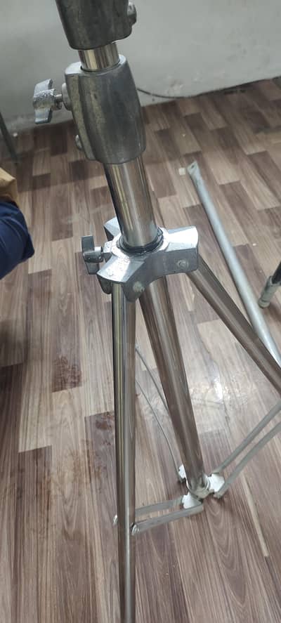 High quality stands available, for camera light and backdrop