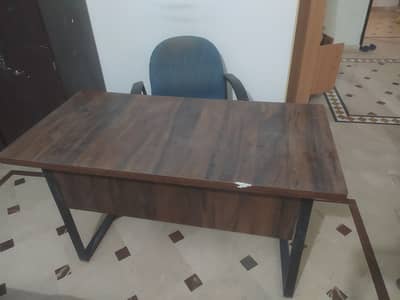 Executive class Table and old chair in 5500