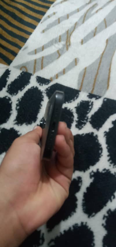 iphone 16 pro bypass