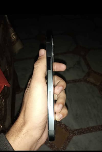 Iphone 12 pro factory unlocke LLA model