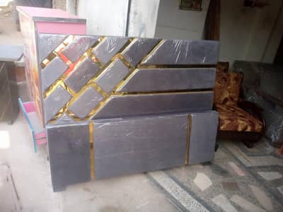 Poshing bed Queen Size