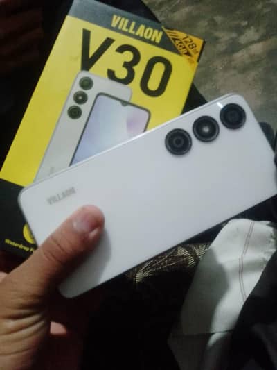 villano v30 128gb  pta approved with box 10/9.5