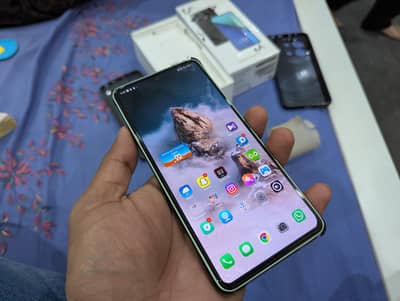 Xiaomi Redmi Note 13 phone 10/10 just like new. complete box